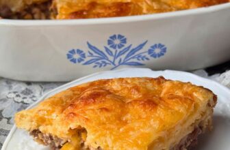 Inconceivable Chili Pie (Simple Bisquick Recipe from the Nineteen Seventies)